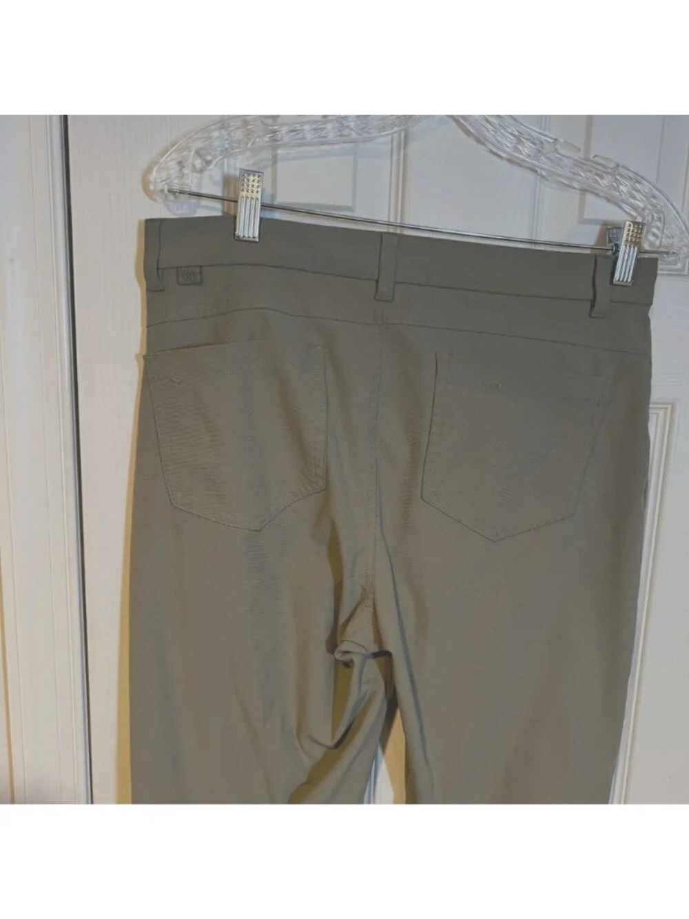 VRST Men’s Tech Pants Stone Size 32 x 32 Tapered Leg Golf Athletic